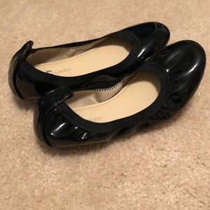 girls black flats